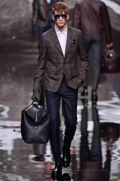 Look 12